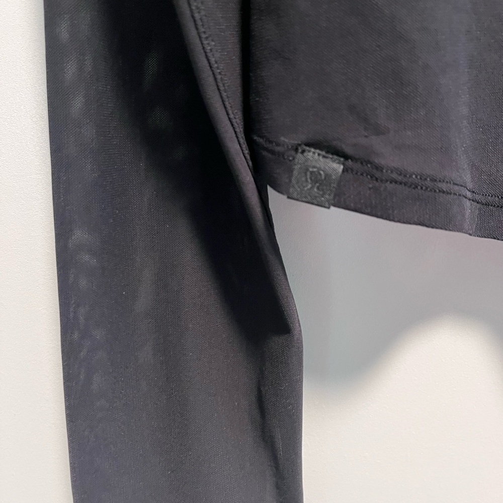 Lululemon Black Mesh Long Sleeve Shirt Cutout Shoulders - Picture 4 of 4